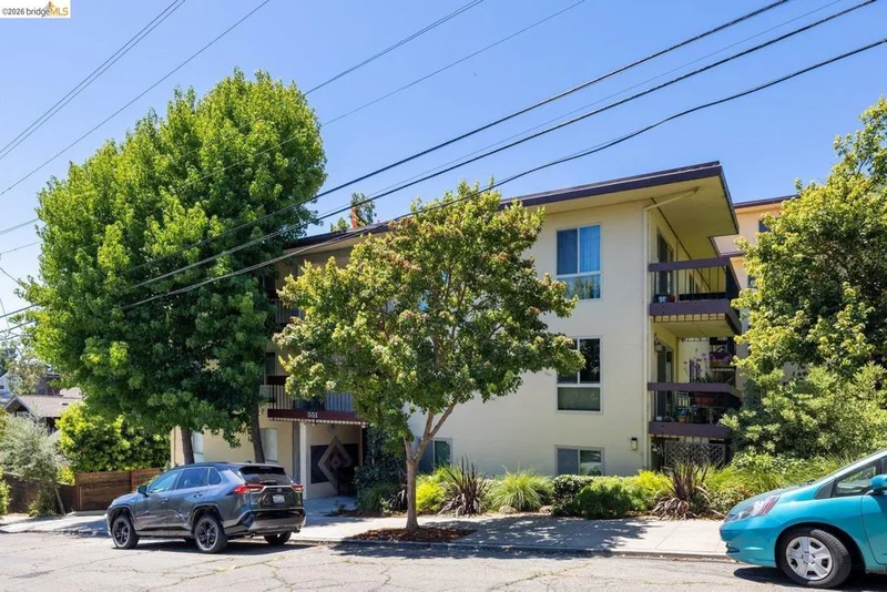 551 Jean St 309