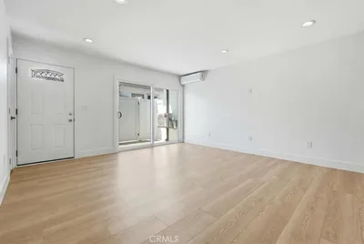 307 N Tustin D photo 2