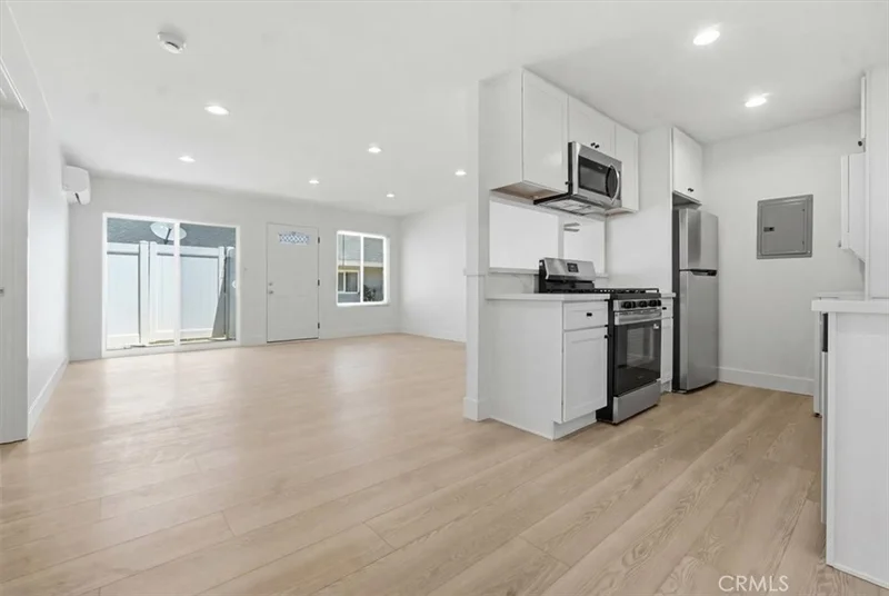 307 N Tustin C