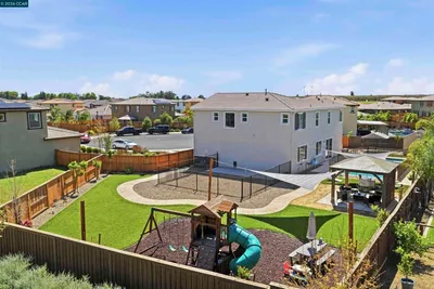 1655 Apricot Ct photo 2
