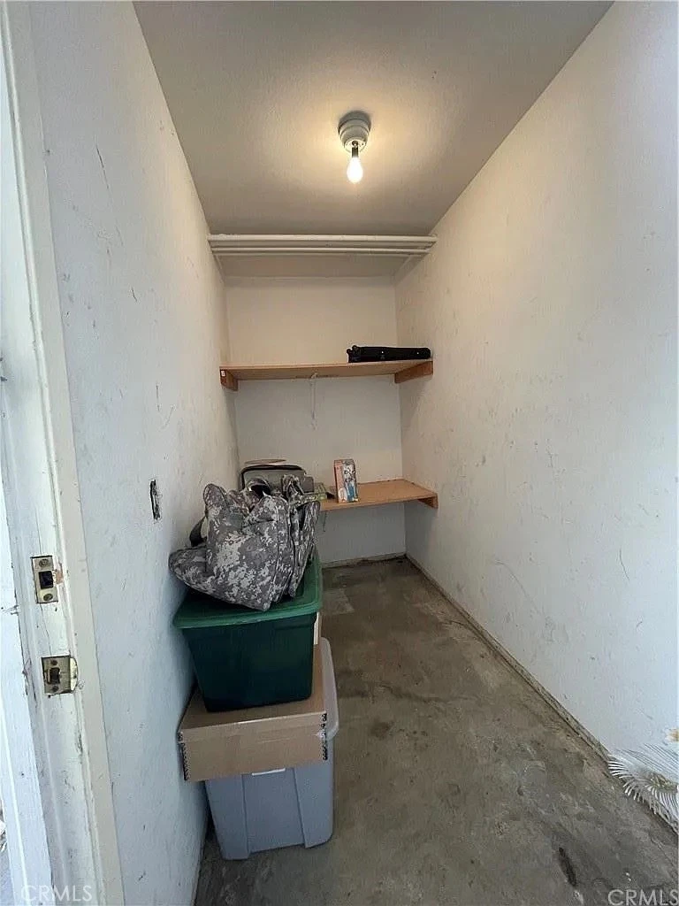 Interior 4