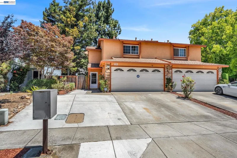 35918 Vivian Pl photo 2