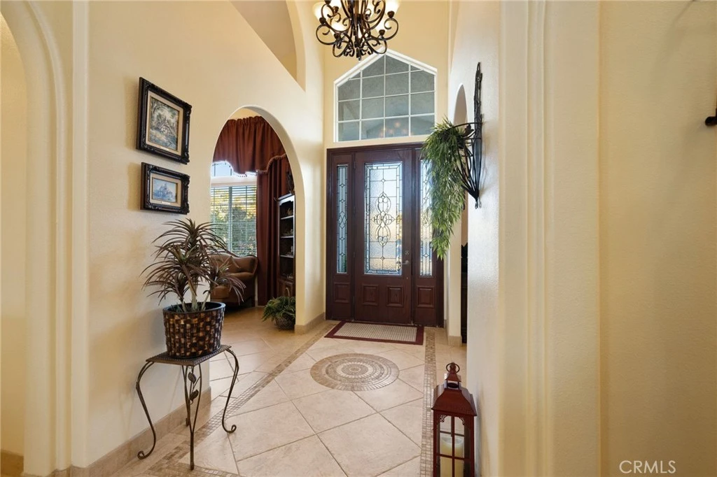 Interior 4