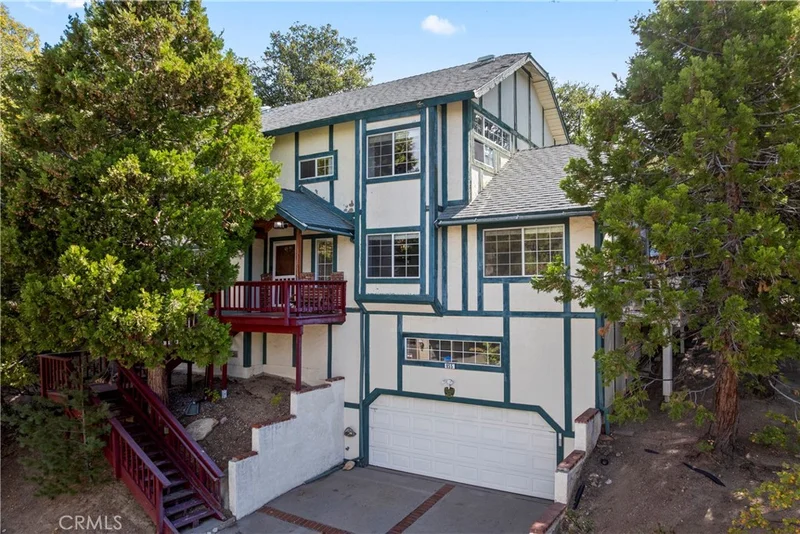 955 Teakwood Drive