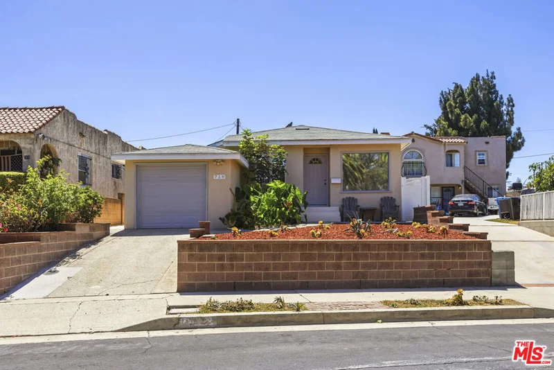 719 N Cabrillo Avenue photo 2