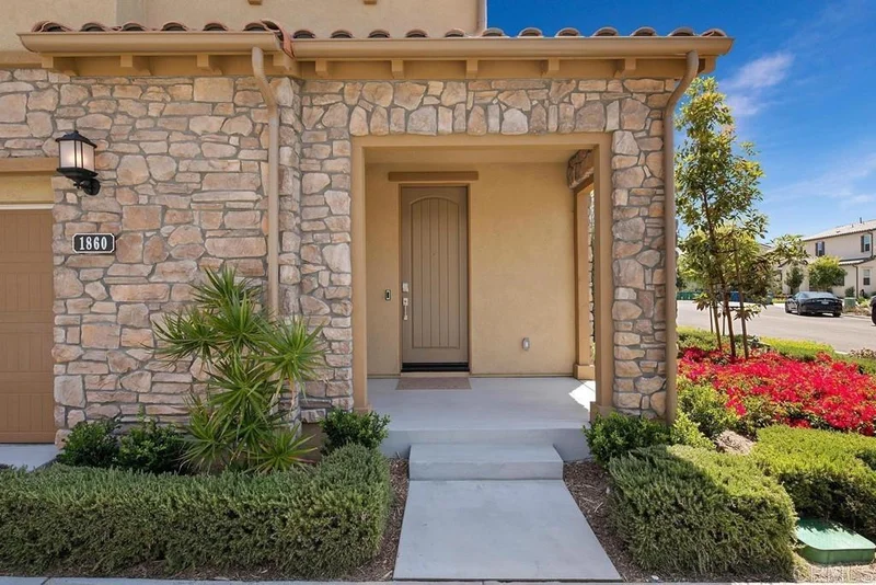 1860 Artemisia Court photo 2