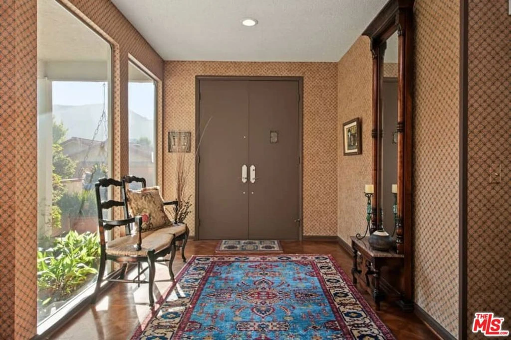 Interior 2