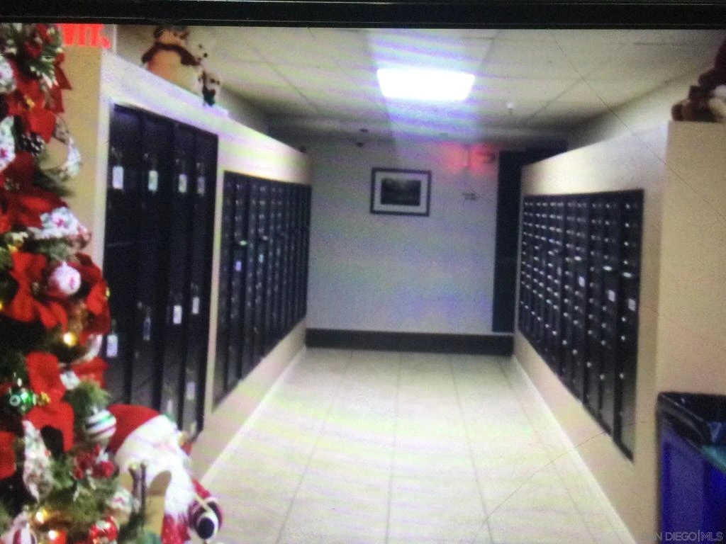 Interior 4