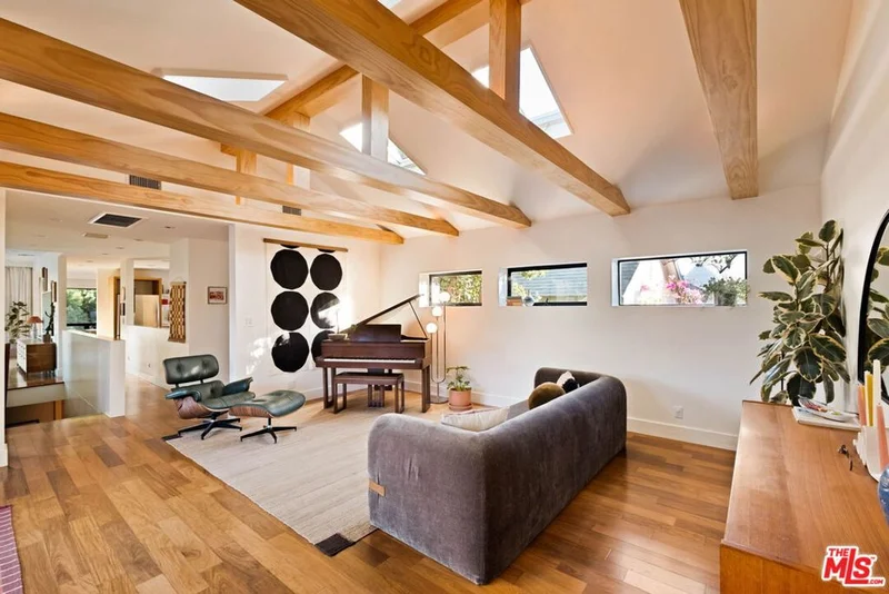 3818 Roderick Road, Los Angeles, CA 90065
