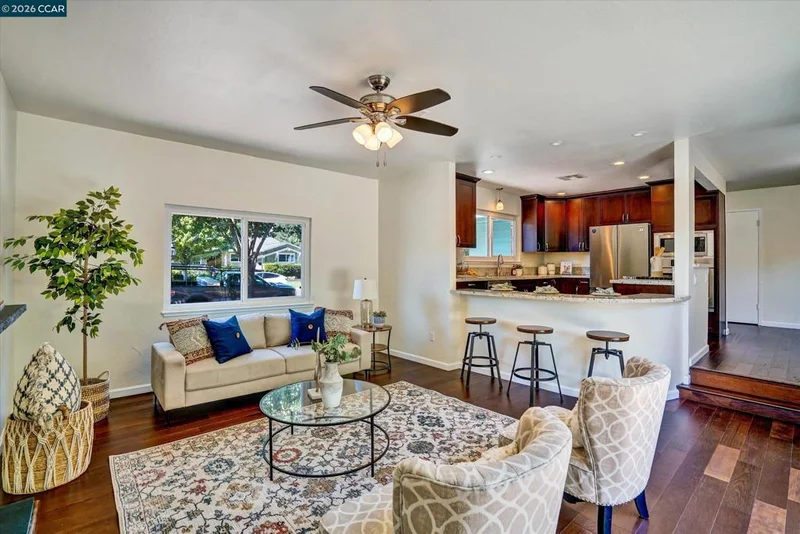 1607 Lynwood Dr
