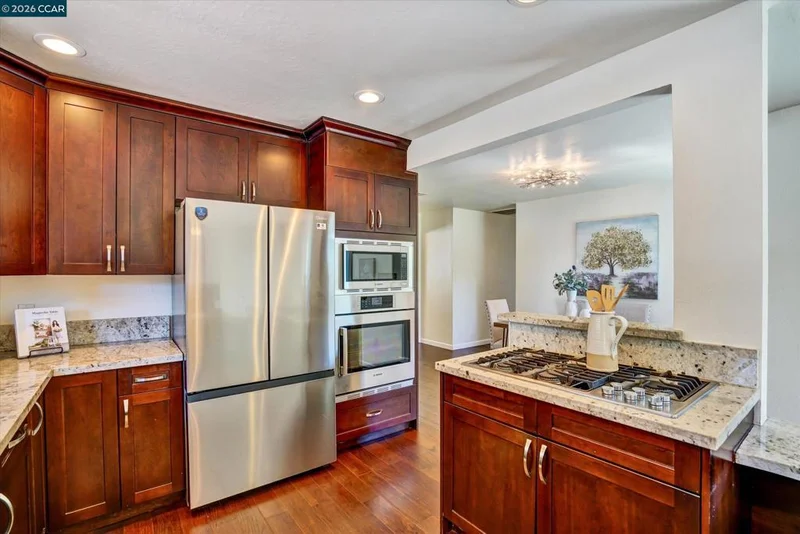 Photo 2 of 1607 Lynwood Dr