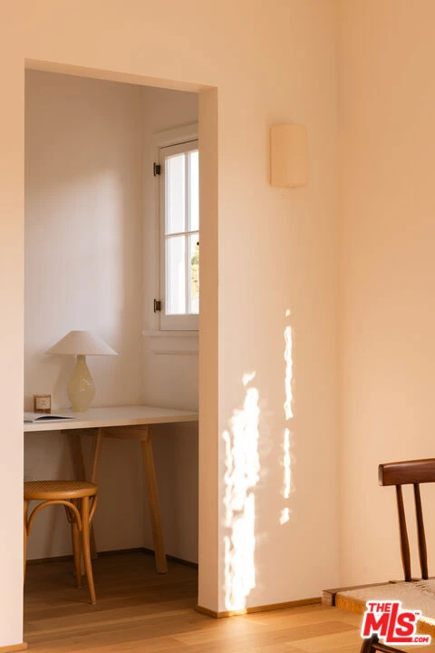 Interior 4