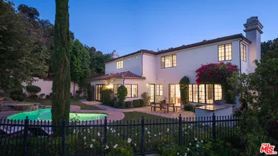 3686 Benedict Canyon Lane