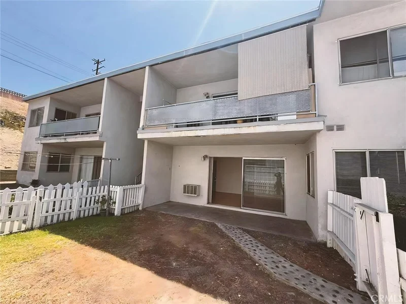 1581 College View Drive 2
