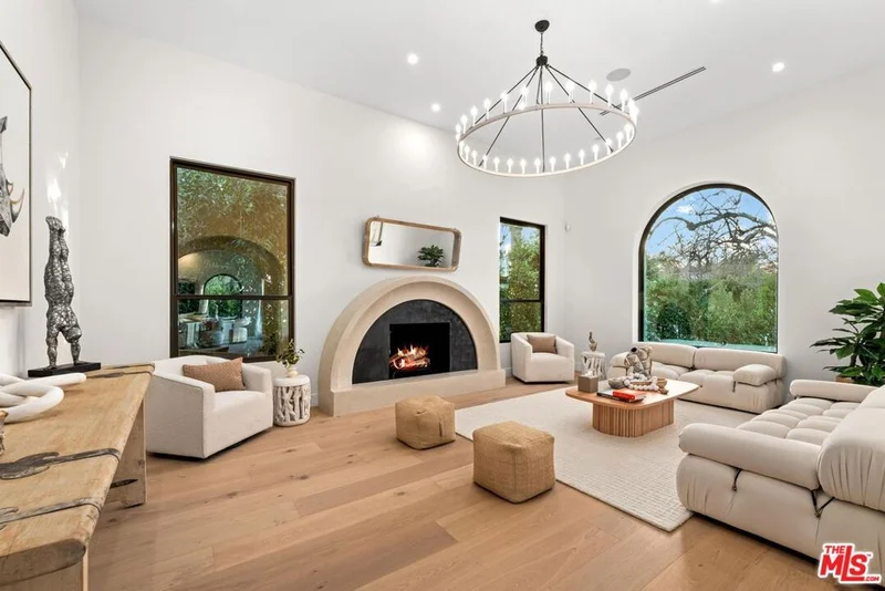 100 S La Jolla Avenue