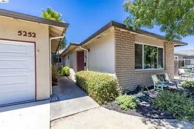 5252 Norma Way photo 2