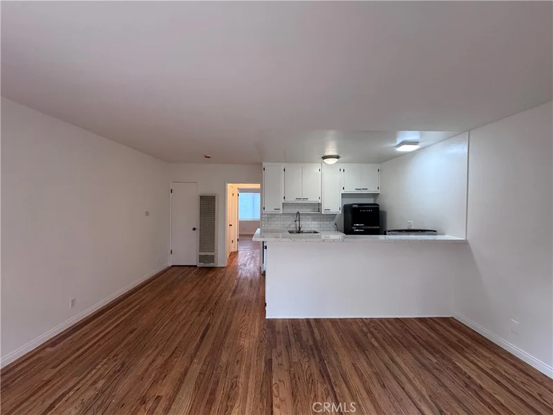 4581 Finley 4 photo 2