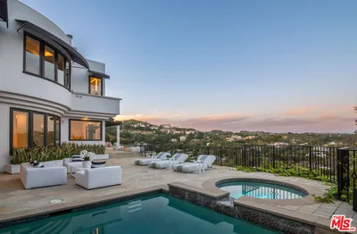 930 N Tigertail Road, Los Angeles, CA 90049