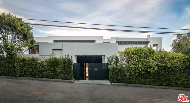 930 N Tigertail Road photo 2