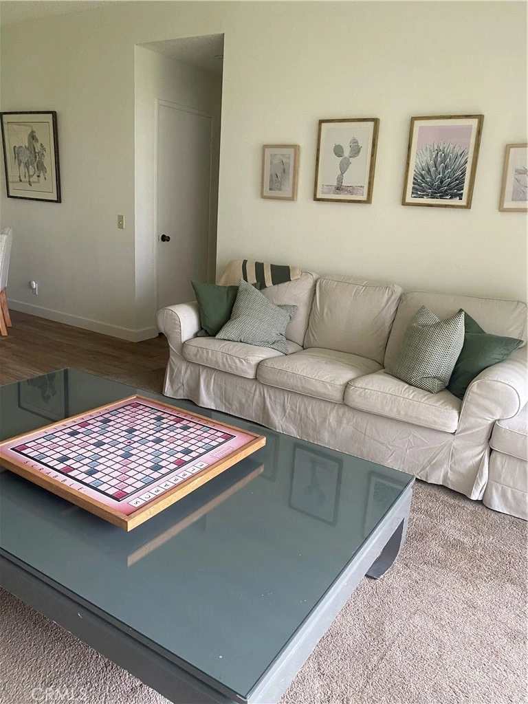 Interior 4