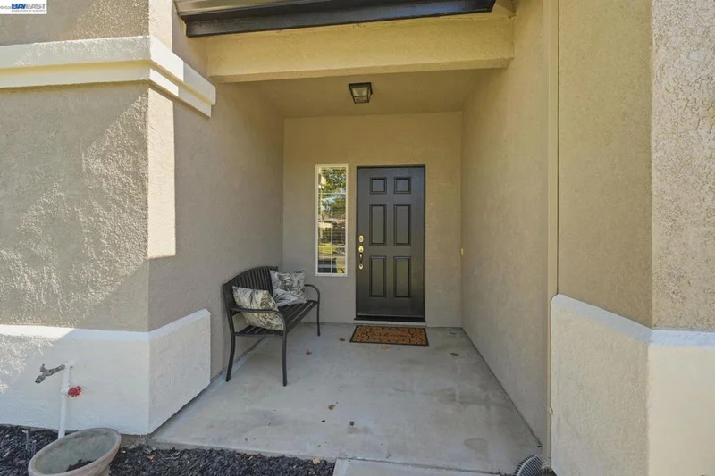 Photo 2 of 1532 Sophie Ln