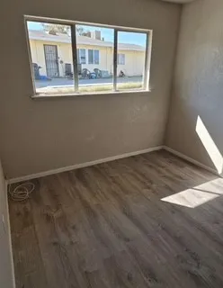 1012 E Navajo photo 2