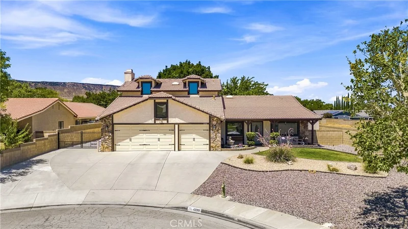 42301 Woodstone, Lancaster, CA 93536