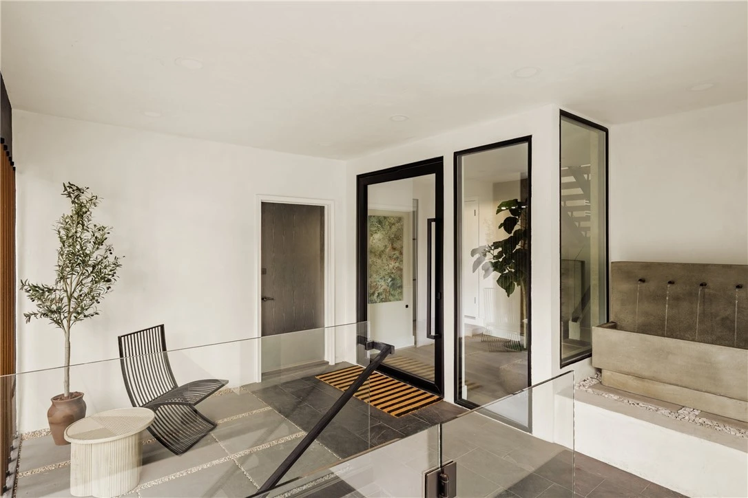 Interior 2