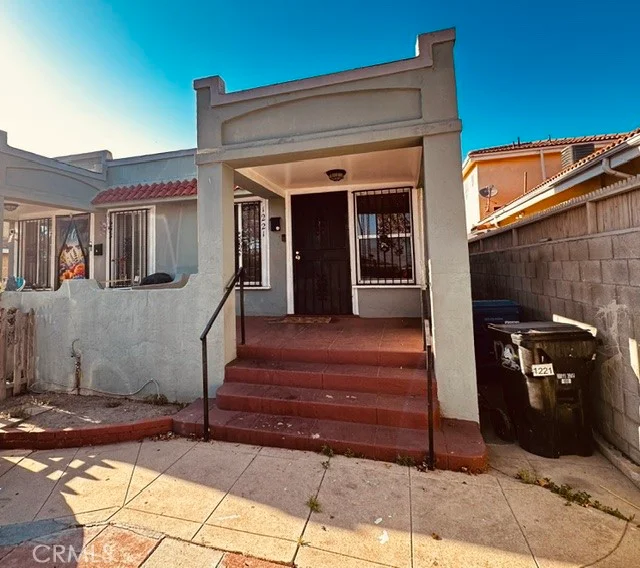 1221 W 59th