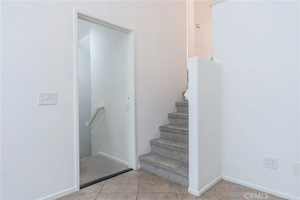 Interior 4