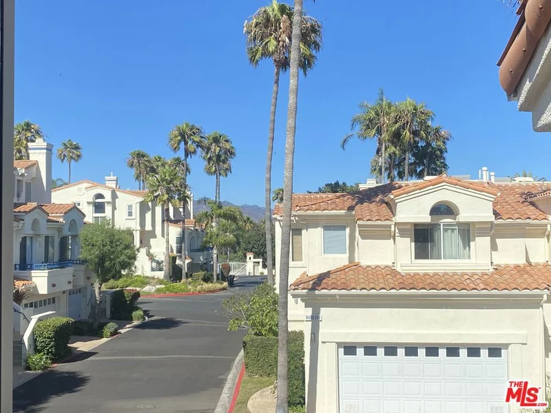 6483 Zuma View Place 104 photo 2