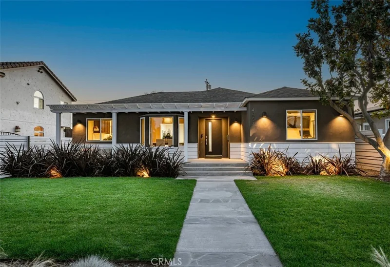 4557 Hazelbrook Avenue, Long Beach, CA 90808