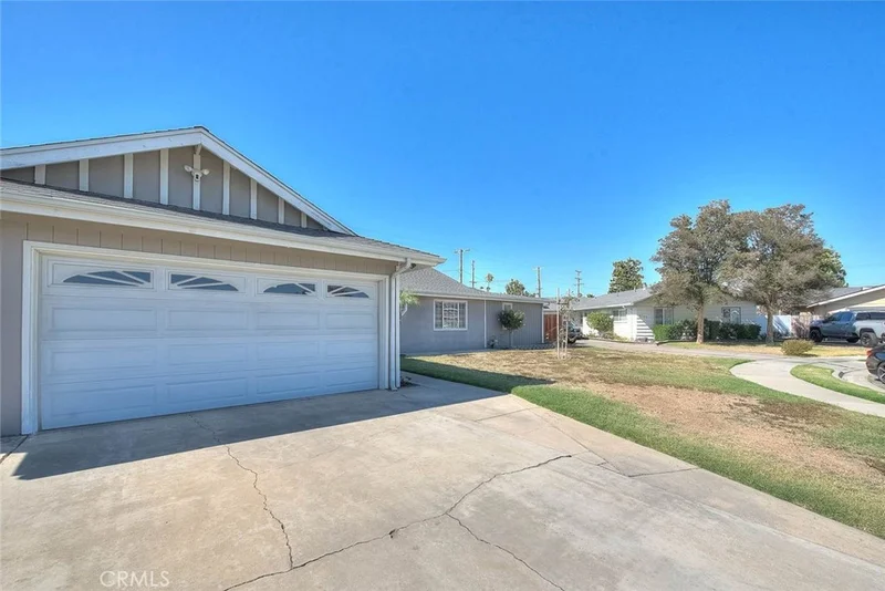 8723 Larkin Court photo 2