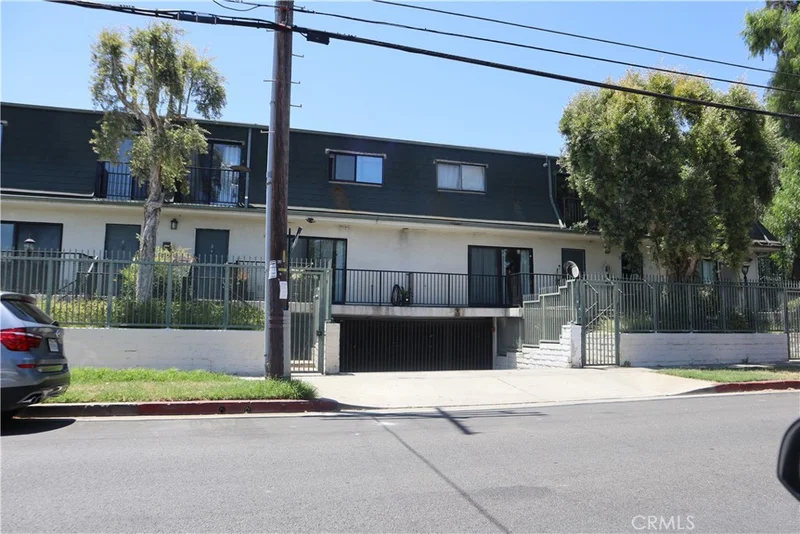 9047 Langdon 4