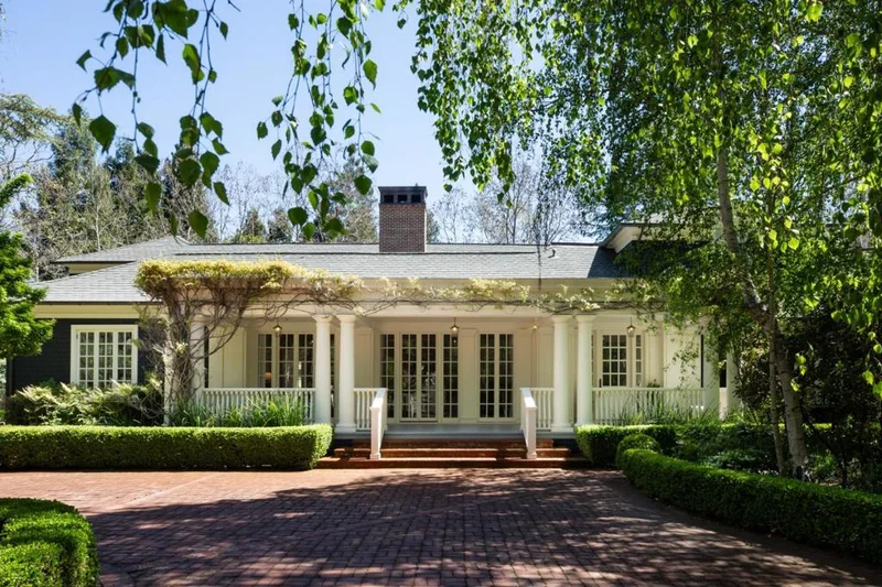 192 Fair Oaks Lane