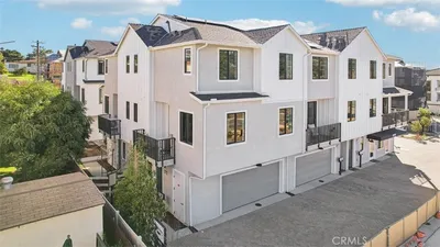 2338 Golden Blaze Glen
