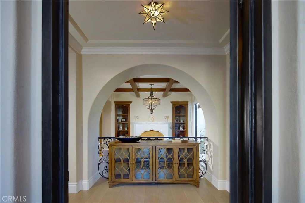 Interior 4