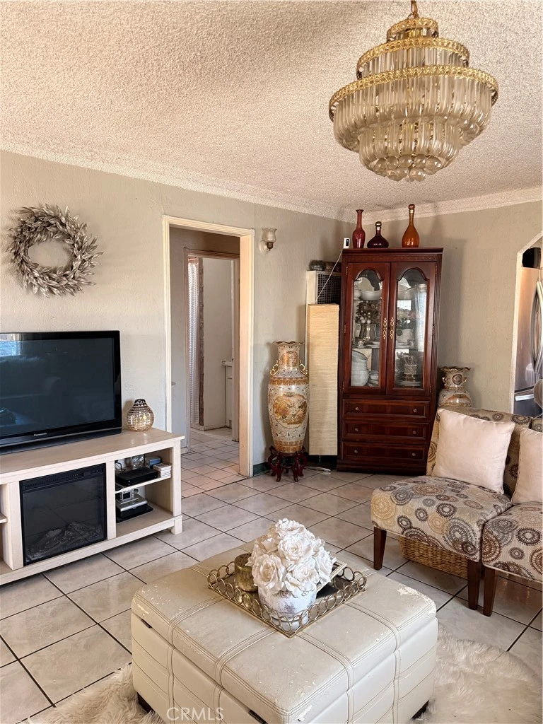Interior 4