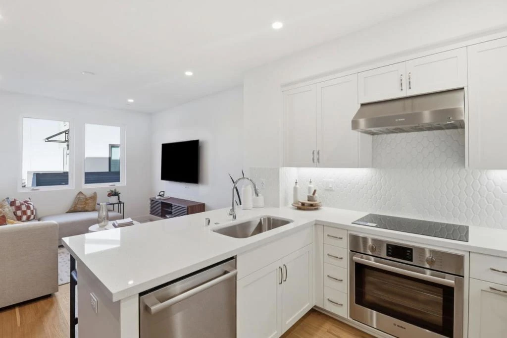 Interior 4