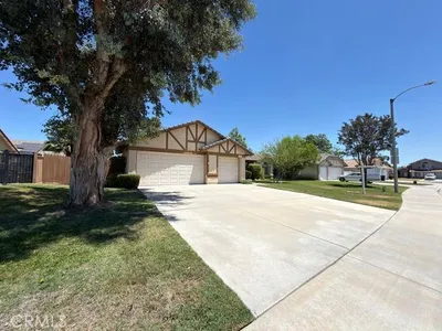16810 Hudson Bay photo 2