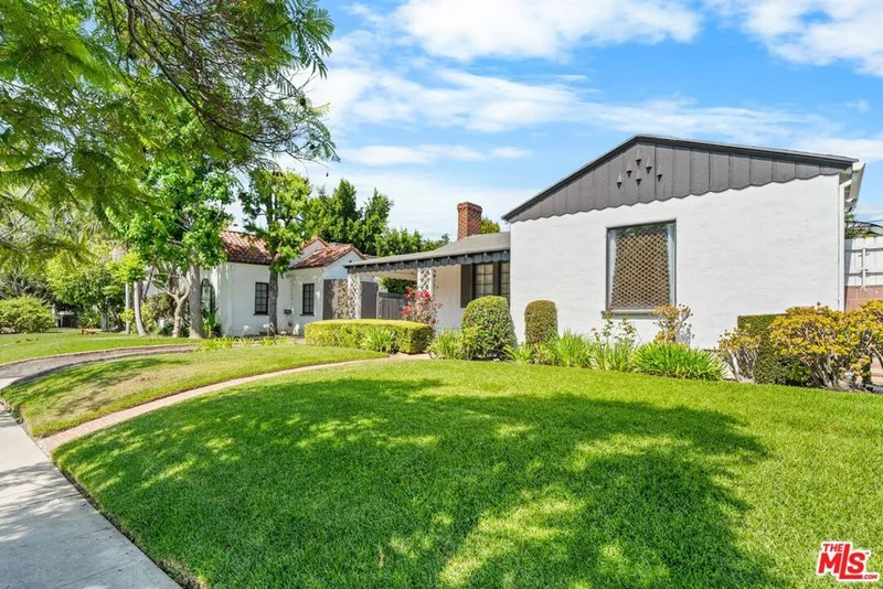 1185 Hauser Boulevard photo 2