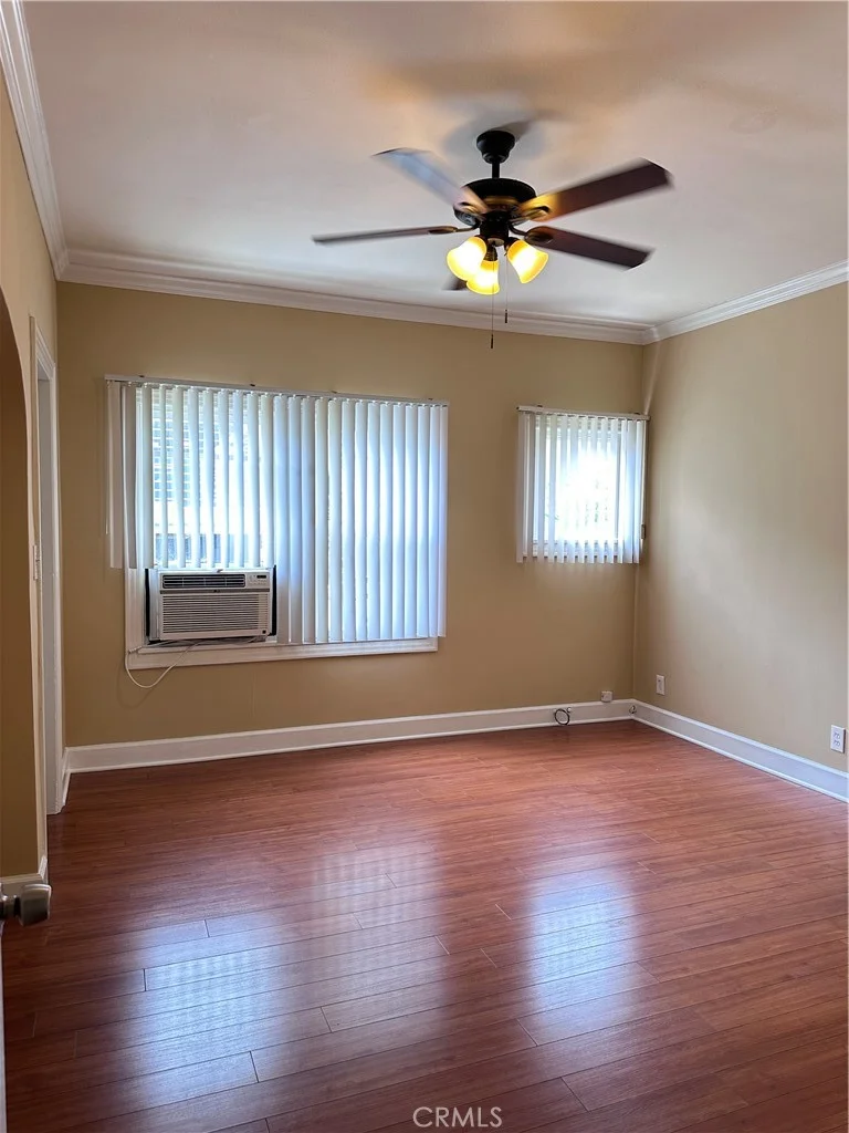 204 E Maple photo 2