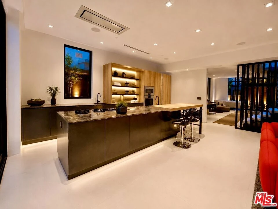 Interior 2