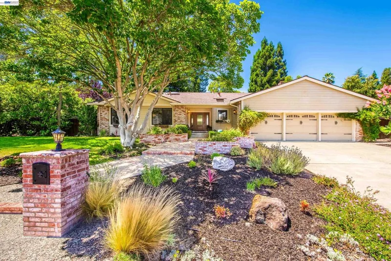 1768 Oro Valley Cir