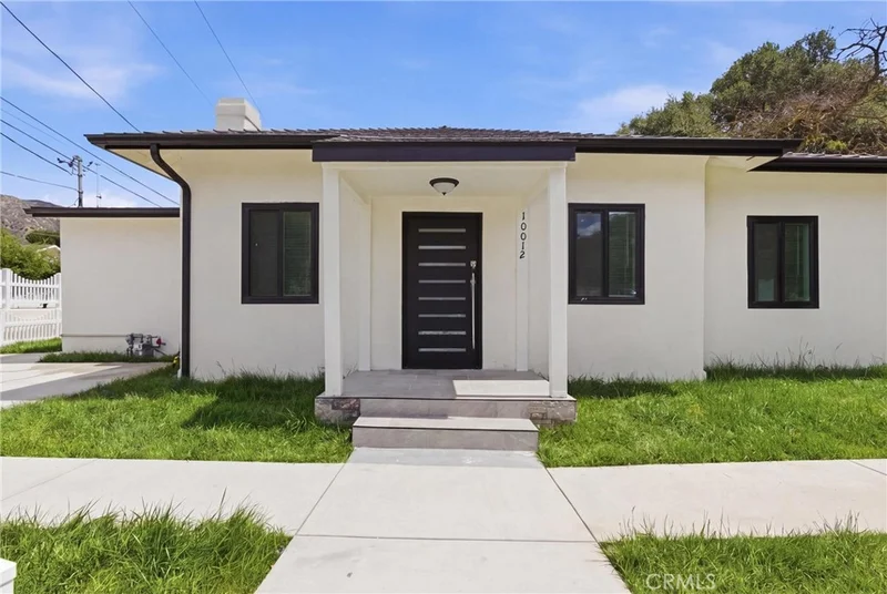 Photo 2 of 10012 Plainview Avenue