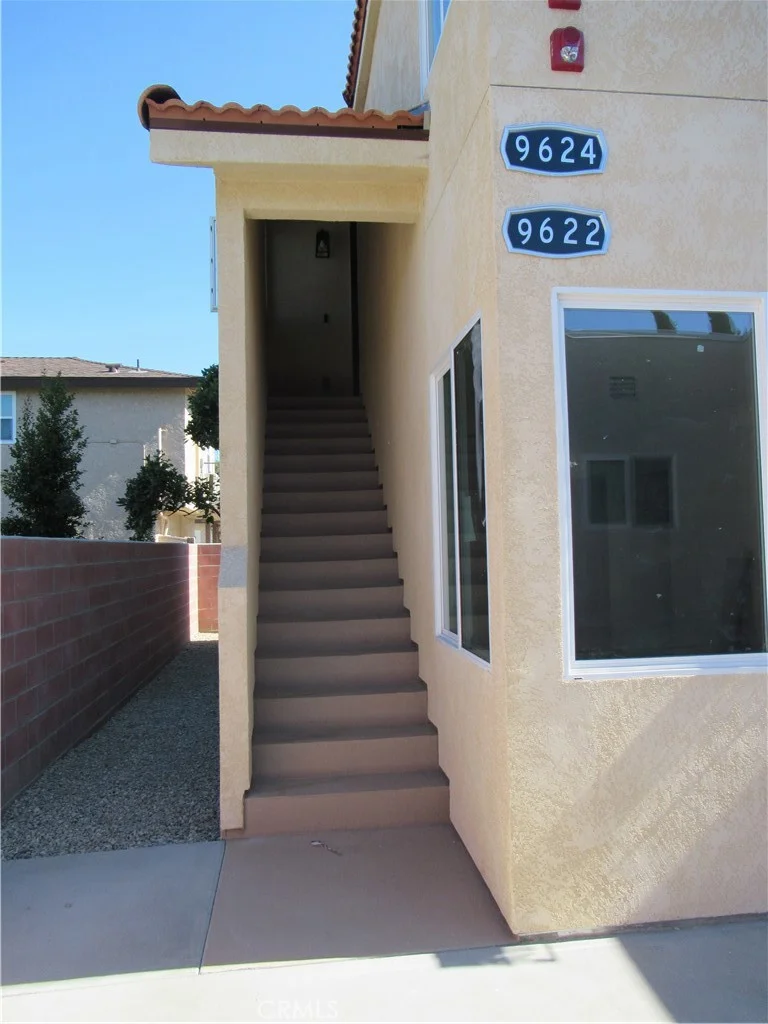 9624 Belmont photo 2