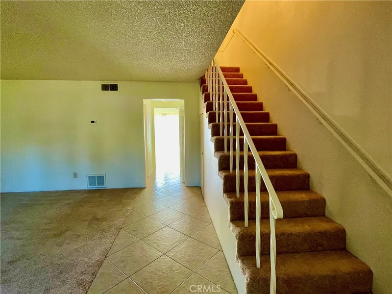 Photo 2 of 139 E Cypress
