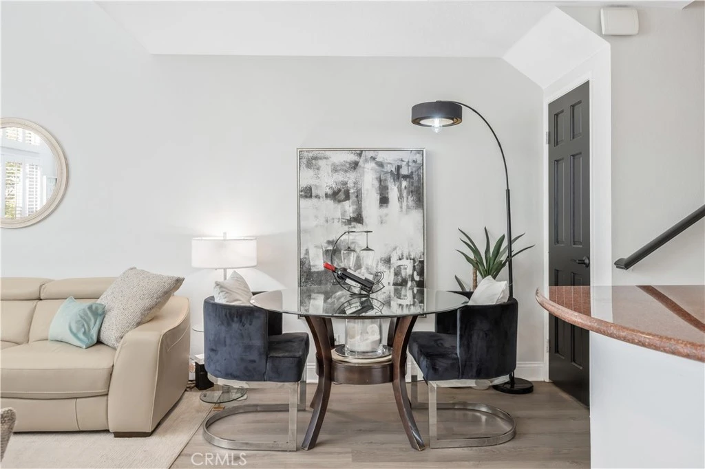 Interior 4