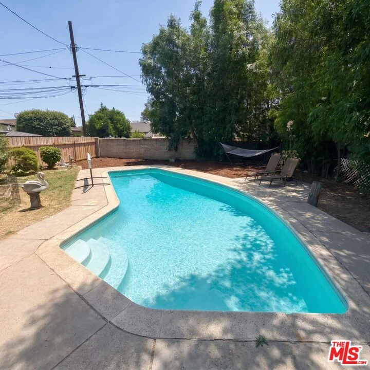 15544 Romar Street photo 2