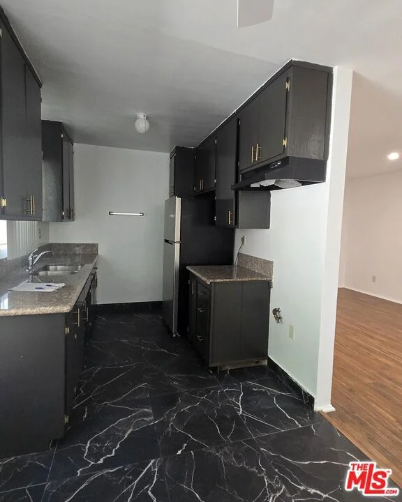 2219 Crenshaw Boulevard 2 photo 2